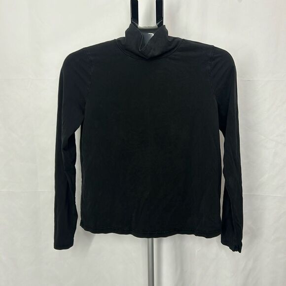 T.La Turtleneck Long Sleeve Top Minimalist Layering Piece - Picture 1 of 6